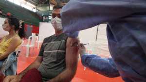 Hoy llegan más de 156.000 dosis para la campaña de vacunación en Neuquén