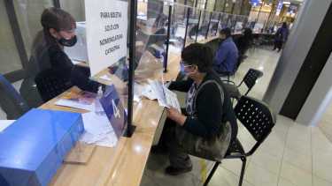La mayoría de los sectores seguirá con turnos intercalados. Foto: Oscar Livera.