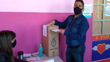 El electorado de Ramos Mexía volvió a apoyar al intendente Nelson Quinteros y al Partido Socialista. 