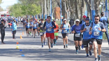 Los atletas correrán para reunir calzado para los alumnos de ambas escuelas. Foto ilustrativa. 