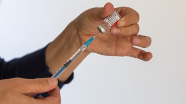 La vacuna: única herramienta para derrotar al virus.