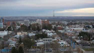 Autoridades municipales realizarán el izamiento del pabellón de Av. Roca y Mitre hoy a las 10. Luego se dirigirán a la Plaza Villegas, tierras del viejo pueblo. Foto: Juan Thomes