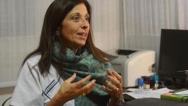 "Los pacientes sedentarios y con sobrepeso u obesidad, son los que peor la pasaron", aseguró la especialista.