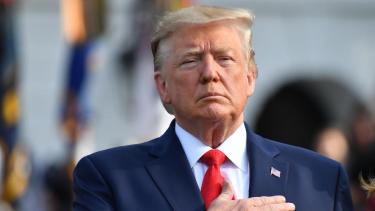 Trump demanda a su sobrina y al New York Times por un artículo sobre sus finanzas. 