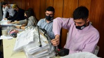 Imagen de Se inició en Viedma el escrutinio definitivo de las PASO en Río Negro