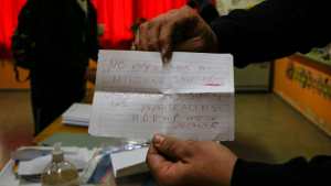 «No voy a votar a ninguno»: eligió hacer su propia boleta para mostrar su descontento