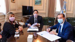 Gutiérrez viajó a Buenos Aires y anunció más notebooks para escuelas de Neuquén