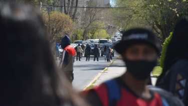 Finalmente las organizaciones llegaron a un acuerdo con Provincia y no cortarán la Avenida Argentina. (Archivo Yamil Regules).-