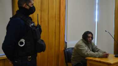 César González fue condenado por usurpar lotes en la ladera del cerro Otto, en Bariloche. Archivo