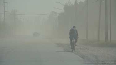 El viento sigue causando problemas este lunes. (Foto archivo Yamil Regules).-