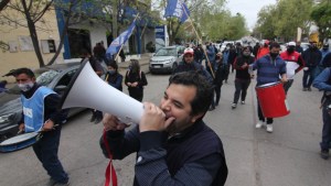 Trabajadores del EPAS realizaron un corte frente a Casa de Gobierno de Neuquén