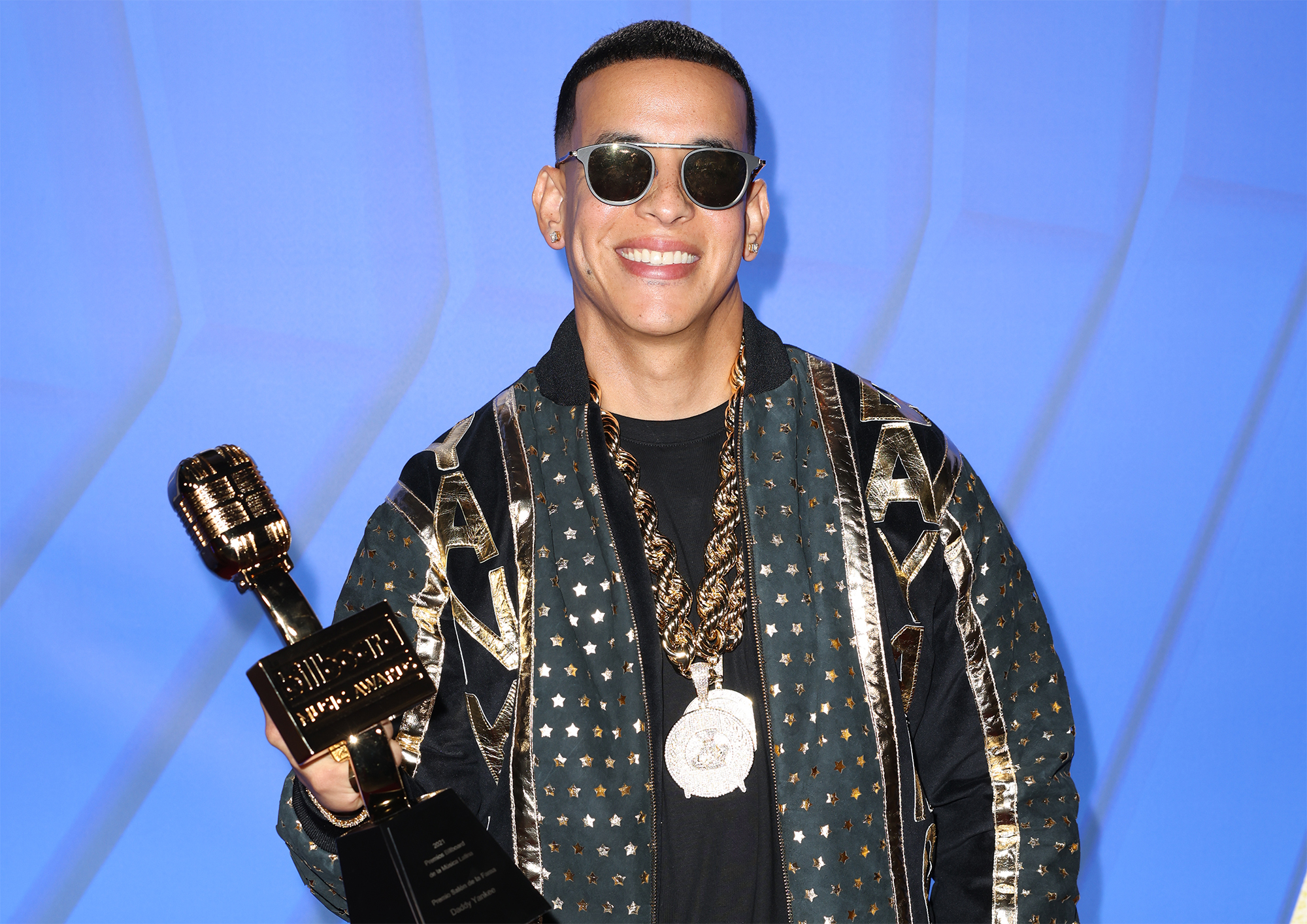 Daddy Yankee es el primer músico urbano en recibir el premio Salón de la Fama de Billboard.