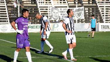 Cipo buscó incansablemente el triunfo pero se tuvo que conformar con el empate. (Foto: Florencia Salto) 