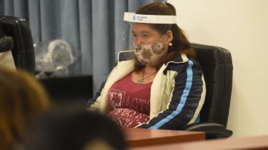 Sara Miranda tiene 47 años. Nació en San Martín de los Andes. No terminó la escuela primaria. Foto Florencia Salto.