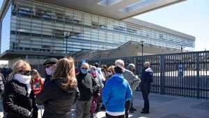 Con manifestación de socios del club y sin barrera mapuche,  la mediación por Mari Menuco tiene al Gobierno como clave