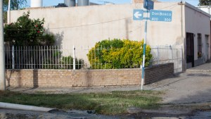 Repararon un acueducto by pass en Roca y piden circular con precaución