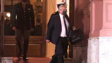 Crónica de un día agitado: desconcierto en el FdT y reuniones de urgencia en la Casa Rosada