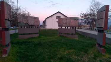 Un homenaje a los que se le animaron al hostil paisaje del paraje Confluencia. (FOTOS: Yamil Regules)
