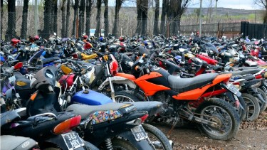 Muchos vehículos que se encuentran retenidos desde hace años, podrán ser subastados. (Foto Néstor Salas)