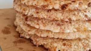 Neuquino enseña a hacer una típica tortillita misionera para el mate