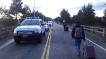 Imagen de ATE levantó el corte de la ruta al aeropuerto de Bariloche