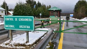 Chilenos y familiares protestarán en Bariloche para que Boric abra el paso Samoré
