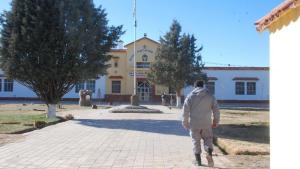 Trasladaron a Senillosa al sospechoso de asesinar a un interno de la U-5, de Roca