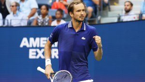 Medvedev pasó a la final del US Open y el domingo va contra Djokovic o Zverev