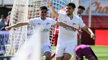 Gustavo Del Prete y su segundo gol con la camiseta de Estudiantes de La Plata.