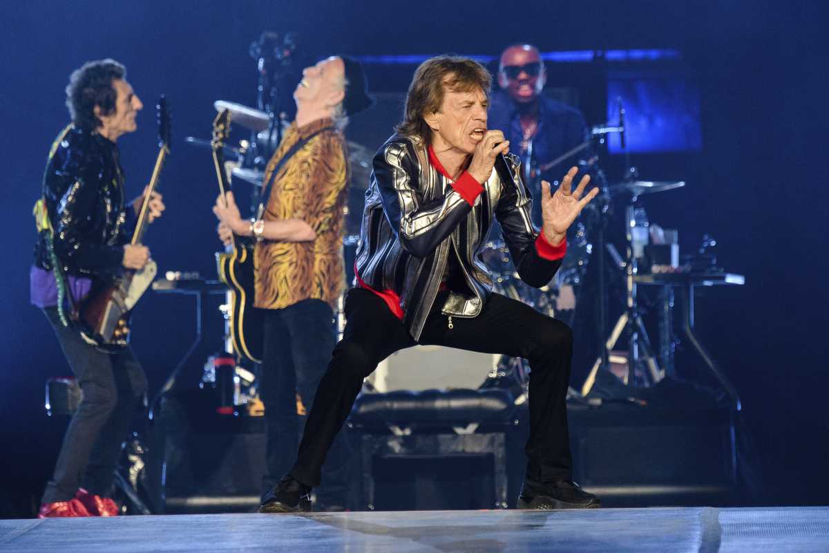 Ronnie Wood, de izquierda a derecha, Keith Richards, Mick Jagger y Steve Jordan de los Rolling Stones se presentan durante la gira "No Filter" en The Dome at America's Center, Foto: AP