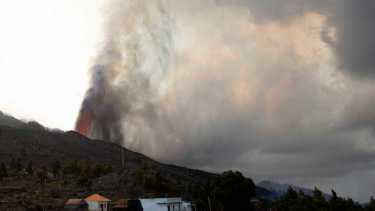 La erupcion del volcán Cumbre Vieja generó destrozos en La Palma, Islas Canarias. Fotos AP. 