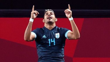 Scaloni convocó a Medina para la triple fecha de las Eliminatorias