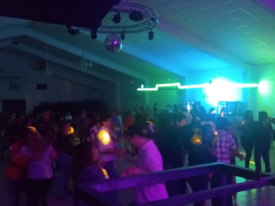 Fiesta y vacunas en un tradicional local bailable de Viedma - Diario ...