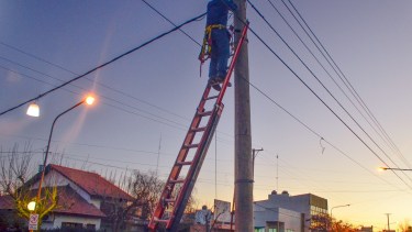Con fondos de Nación el municipio de Regina planifica renovar el sistema de alumbrado público. (Foto Néstor Salas)
