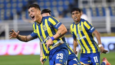 Luca Martínez Dupuy grita el único gol del partido jugado en el Gigante de Arroyito.