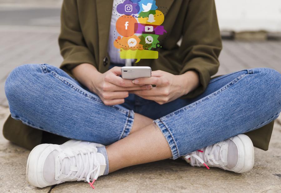 Los adolescentes presentan los mayores problemas ocasionados por esta red social. 