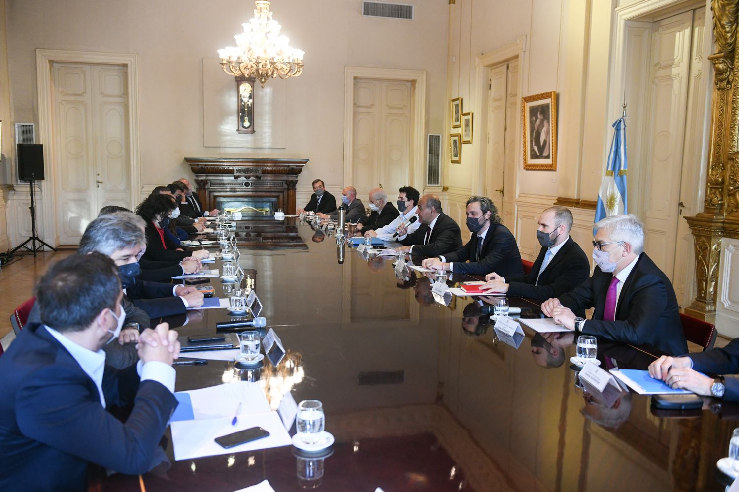 El jefe de Gabinete, Juan Manzur, encabezó la primera reunión del Gabinete nacional de ministros de la Casa de Gobierno. Hoy se volverán a juntar en Chubut pero en principio él no estará.  (Foto: Télam)