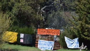 Desde el 1 de abril del 2020, la comunidad mapuche ocupa el predio del Obispado de San Isidro, en Villa Mascardi. (foto de archivo)