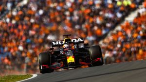 Verstappen le ganó la pulseada a Hamilton en la vuelta a Zandvoort