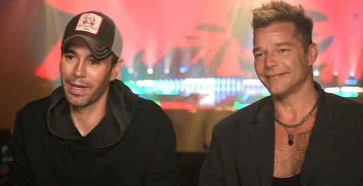 Ricky Martin se presento junto a Enrique Iglesias y sorprendió por su aspecto.-
