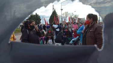 El relevo para sostener los cortes ya está organizado hasta el sábado. (Yamil Regules).-