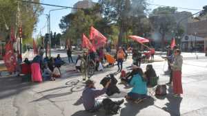 Levantaron el corte total de la Avenida Argentina en Neuquén