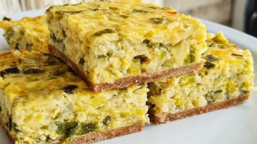 Cuadritos de cebolla, puerro y queso súper fáciles