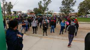 No se extiende el horario de votación, pero se darán números a quienes estén esperando en la fila para votar