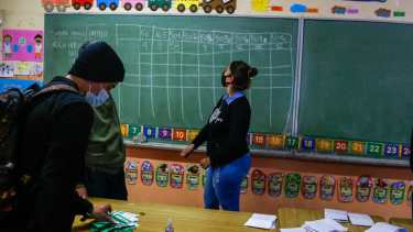 Tras el recuento, la dirigencia se concentró en las evaluaciones. Foto: juan Thomes. 