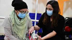 Cómo trabajan los kinesiólogos la rehabilitación de los pacientes post covid