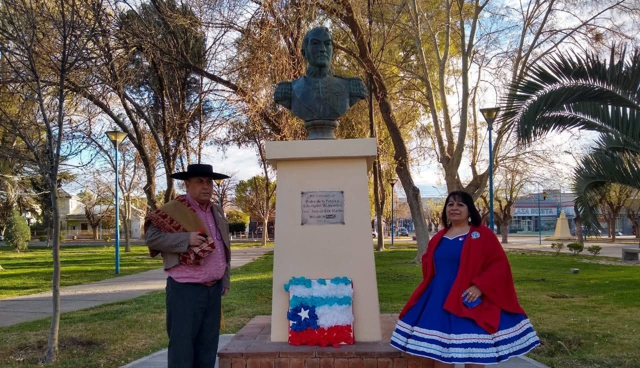 Mañana se colocará una ofrenda floral en homenaje al General José de San Martín. Foto archivo