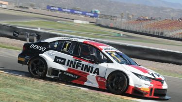 Rossi avanzó seis lugares en la largada y después se benefició del abandono de Yannantuoni.