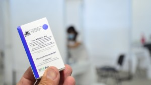 Aplicarán segundas dosis de Spuntik V en el vacuntorio de Regina