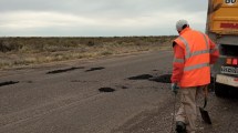 Imagen de Continúan las tareas de reparación de la Ruta 22 entre Chichinales y Chelforó